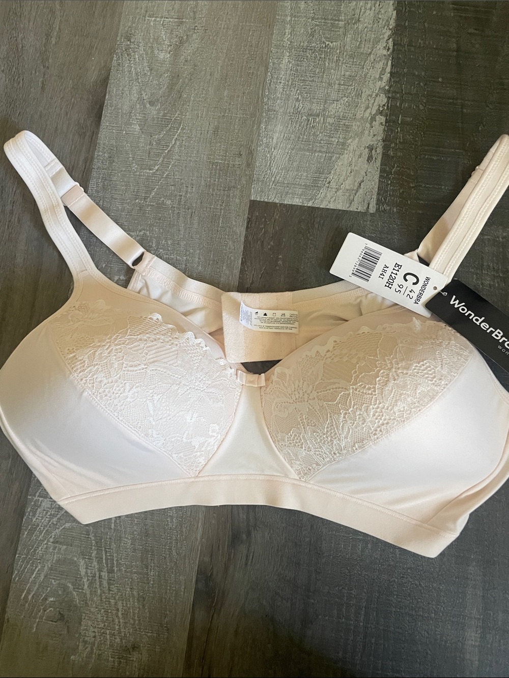 Wonderbra Lace-Trim Light Pink/ Peachy Support Bra